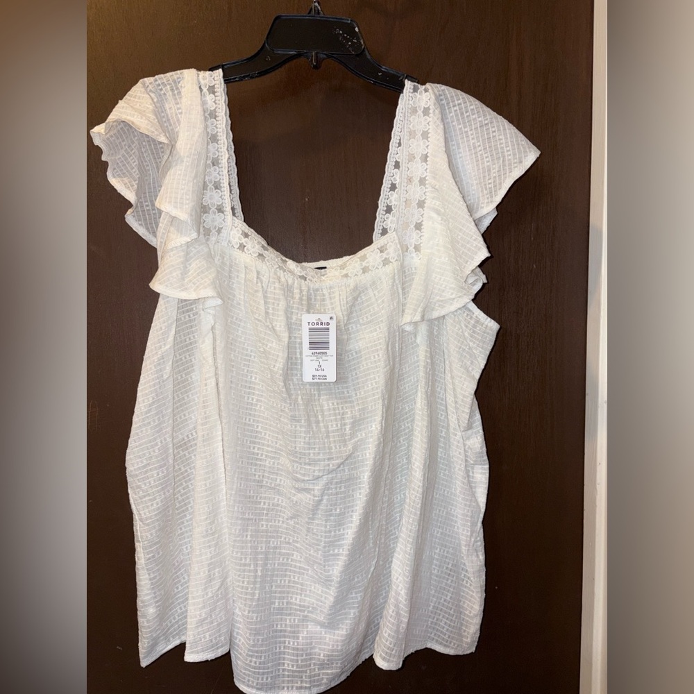NWT - White Lace Inset Flutter Sleeve Top (Never Been Worn) - Picture 2 of 5